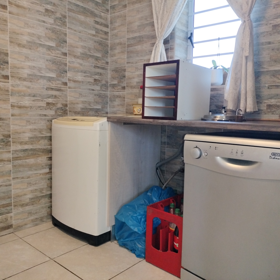 4 Bedroom Property for Sale in Grootbrakhoogte Western Cape